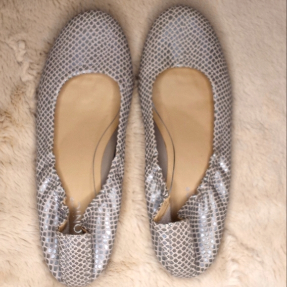 Vionic Alexa Lizard Classic Gray Silver Snakeskin Bohemian Neutral Ballet Flats - Picture 3 of 7